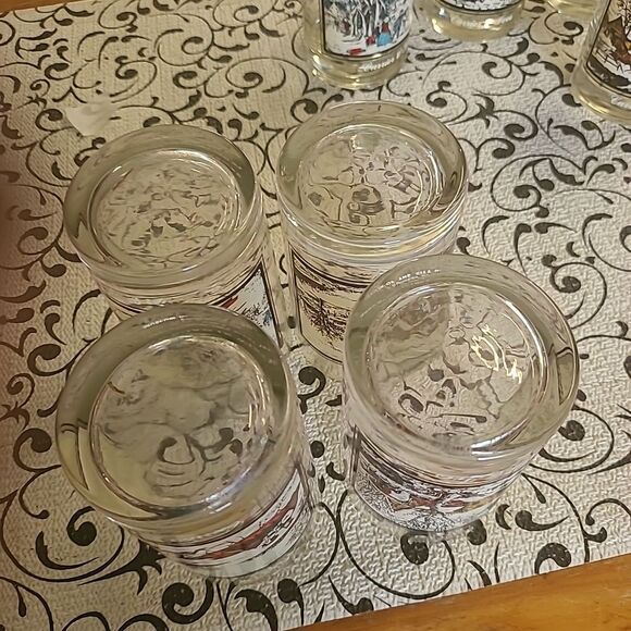 Set of Four Currier and Ives Glasses - Picture 8 of 8